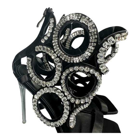 AZALEA WANG CIRCLE OF DIAMONDS STILETTO SANDAL IN BLACK. SZ: 8.5 - Picture 7 of 14